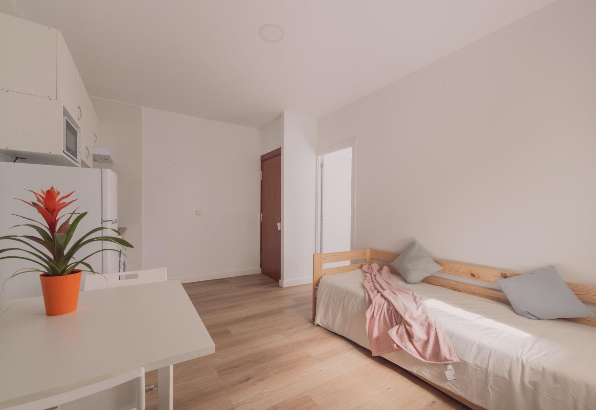 Wood 1 *