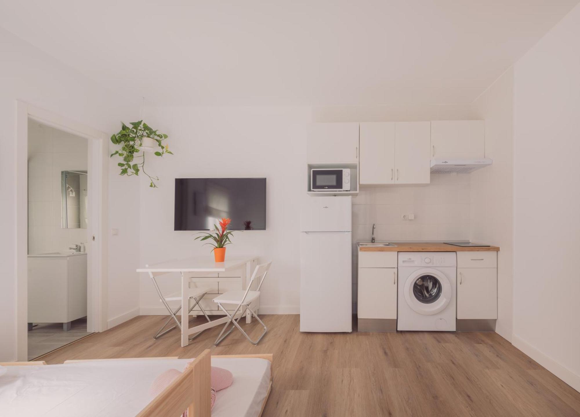 Wood 1 Apartment *